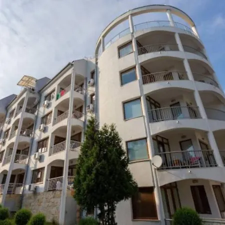 Frontline, 1 Bed, Near To Apartment *